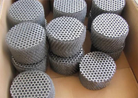 نوار مش سیم بافتنی نقره ای نصب شده 2M 3m 200m در فضای باز سایه خورشید نصب شده برای کشاورزی